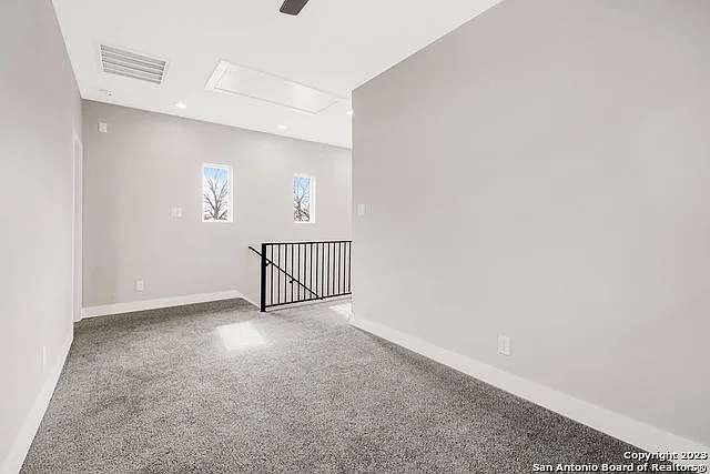 1910 E Houston St #4 — Photo 21