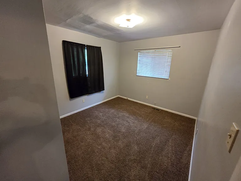 5869 W Morris St — Photo 10