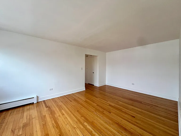 6540 N Damen Ave #2S — Photo 3
