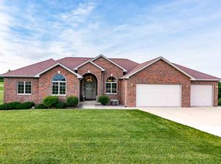 16575 Asbury Rd, Dubuque, IA 52002