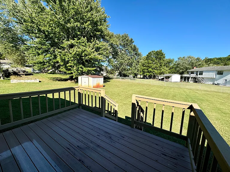5609 Landrum Dr — Photo 22