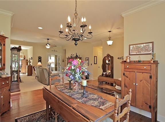 4th image of 111 Silverstone Ln