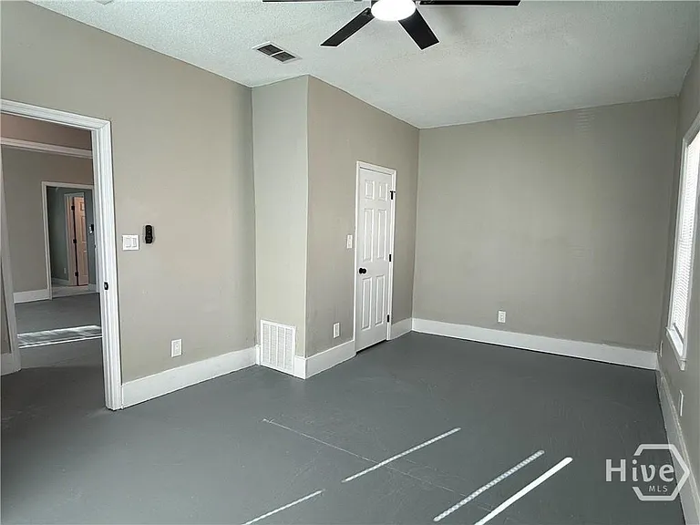 728 W 39th St — Photo 24