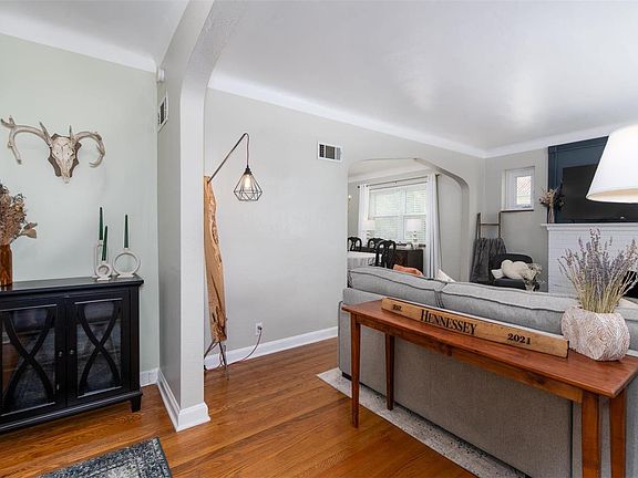 4th image of 5828 Pernod Ave