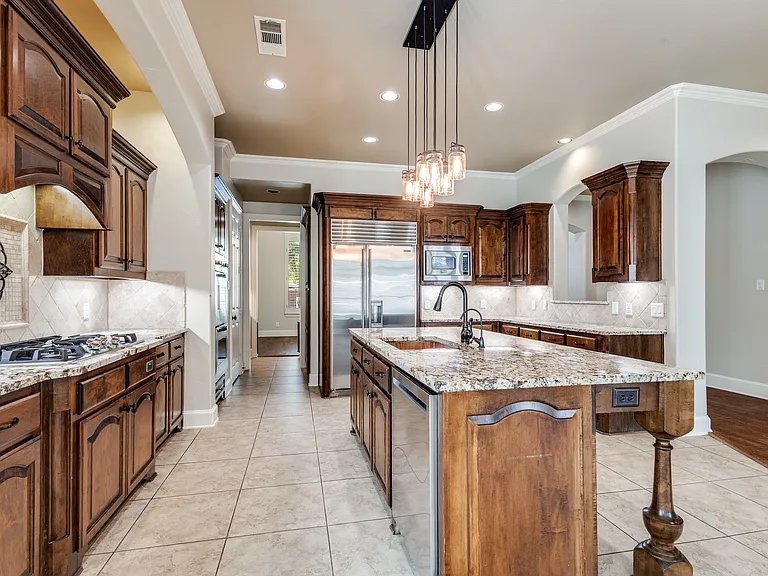 901 Sandy Trl — Photo 15