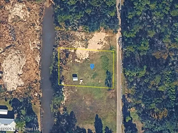 3527 Morrow Dr, Pass Christian, MS 39571