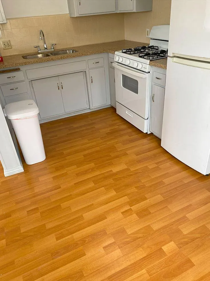 Studio, 350 sqft, $1,400 — Photo 3