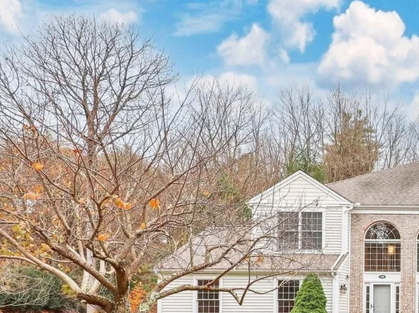 138 Pinehurst Dr Unit 138, East Longmeadow, MA 01028