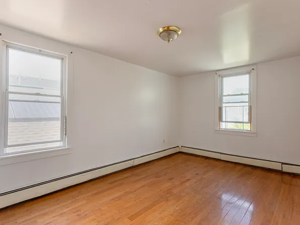 58 Yale Avenue image 5 of 8