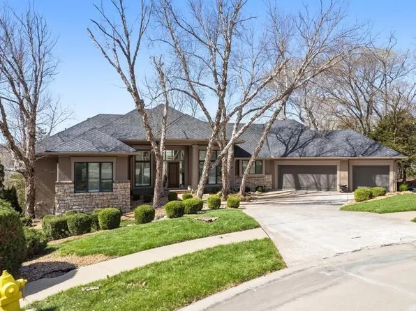 10640 S Glenview Ln, Olathe, KS 66061