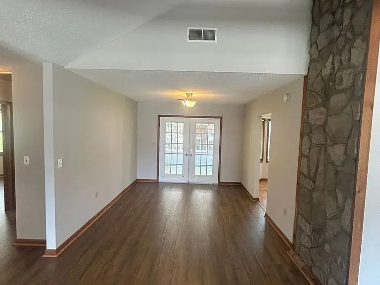 307 Stratford Pl — Photo 11