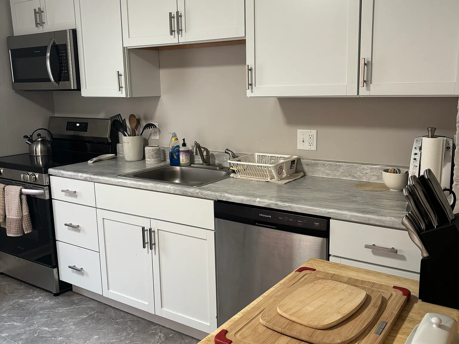 3 bed, 1188 sqft, $2,100 — Photo 2