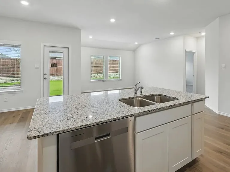 505 Lansdowne Dr — Photo 16