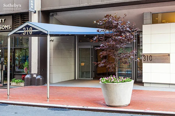 Sold by Sotheby's International Realty | media 13