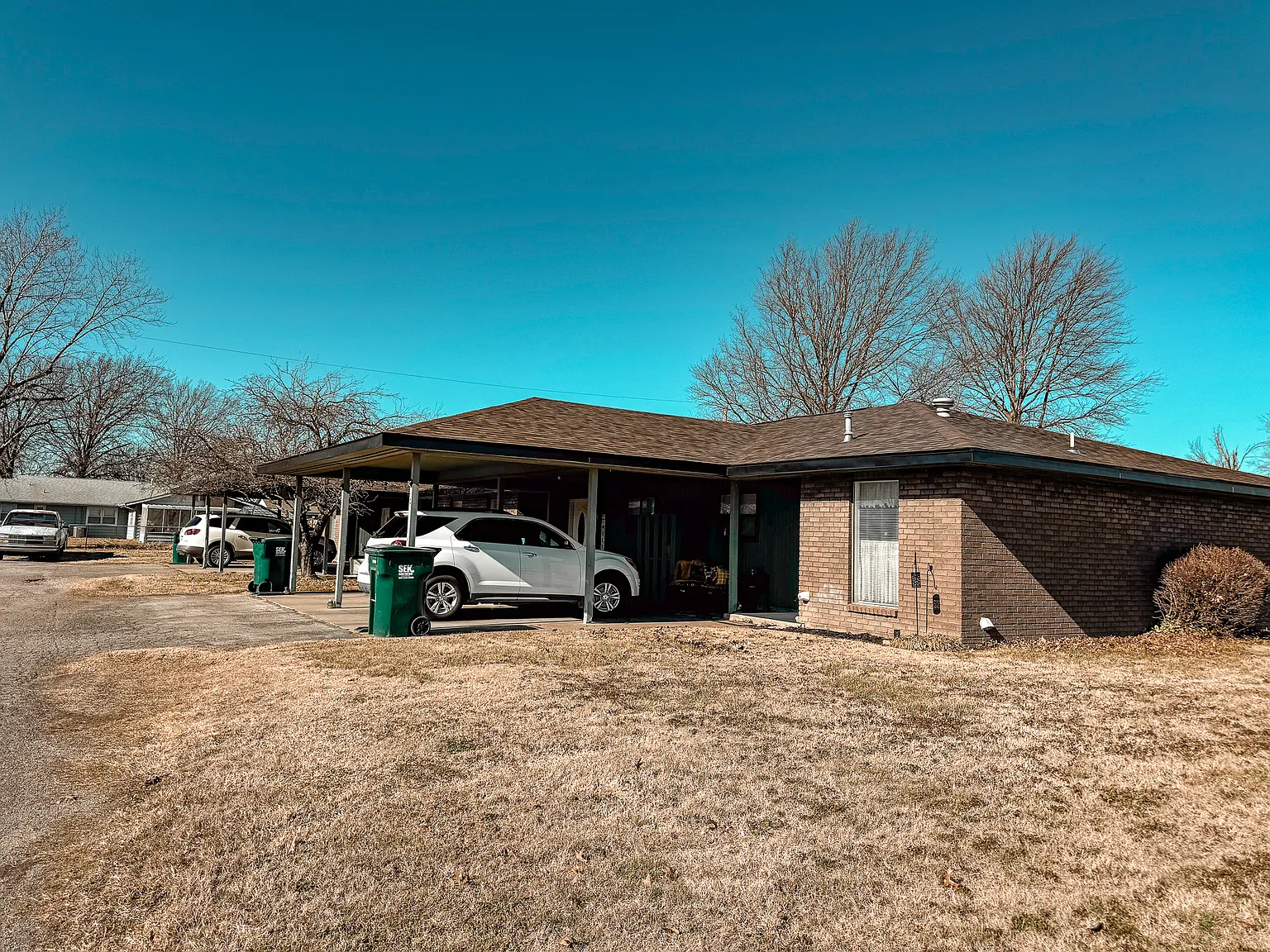 500 North Cline Rd Apartments — Photo 2
