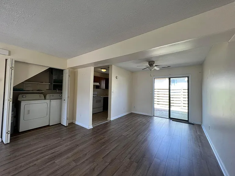 24 Countryplace Ln — Photo 2