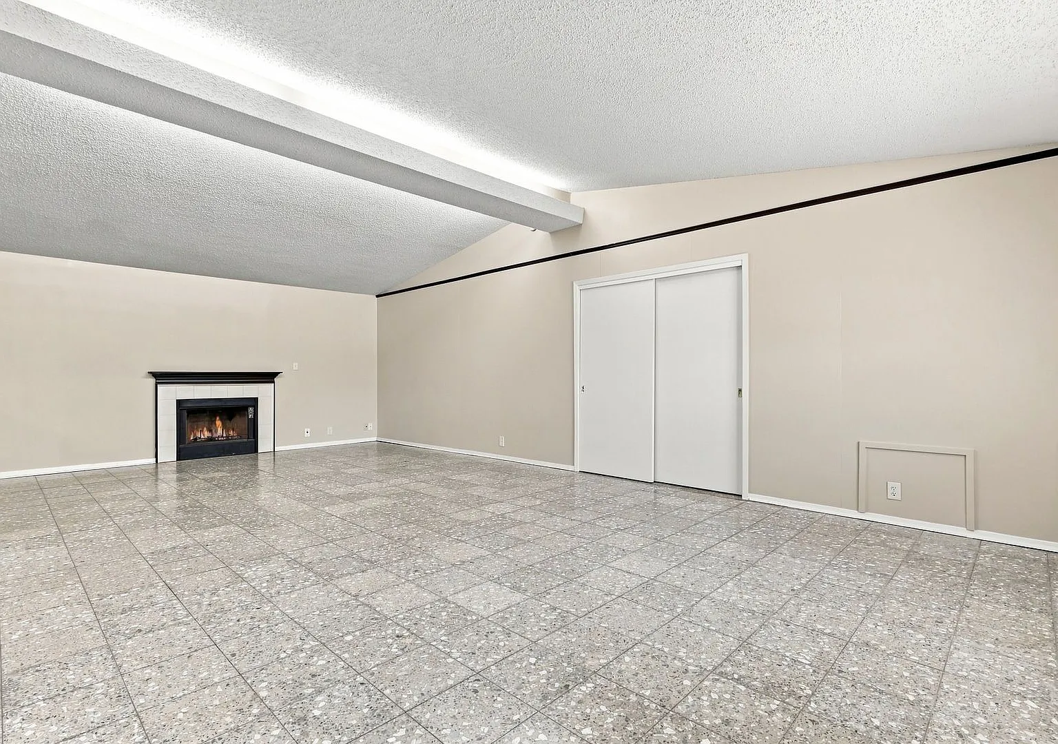 Prime North Central Location! — Photo 3