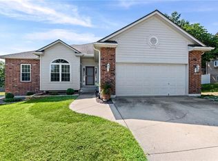 1608 NE Craigievar Ct, Blue Springs, MO 64014