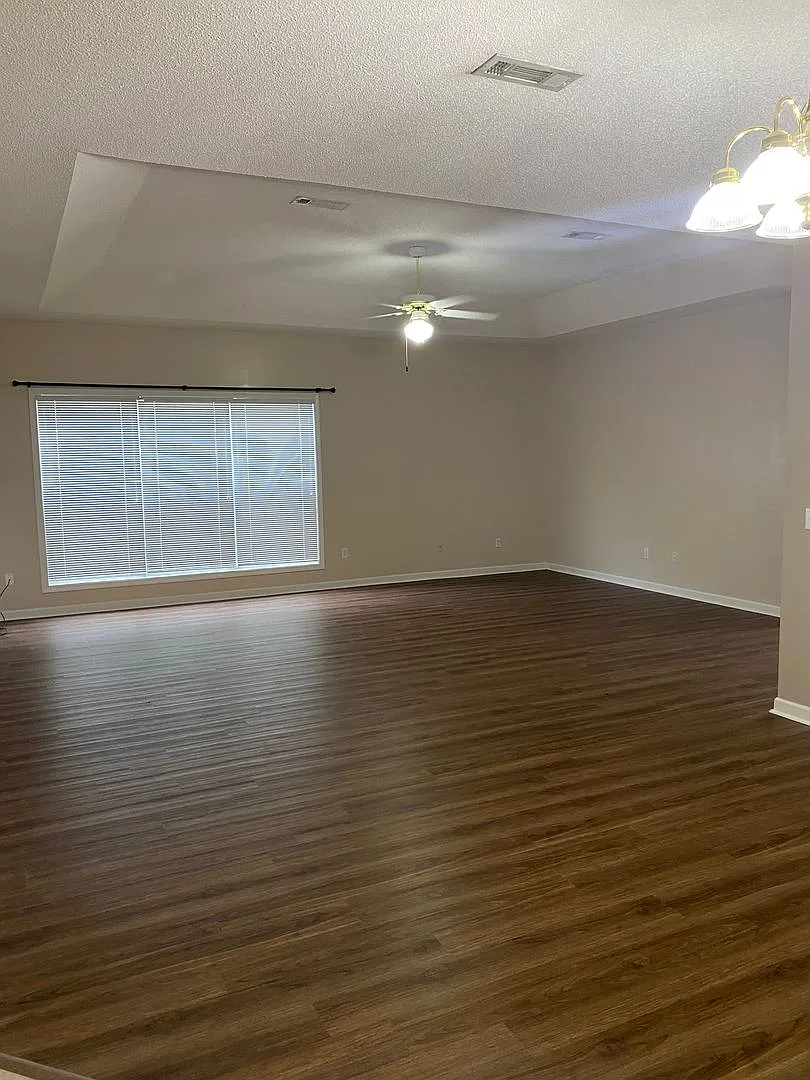 115 Woodmere Dr., Enterprise — Photo 4