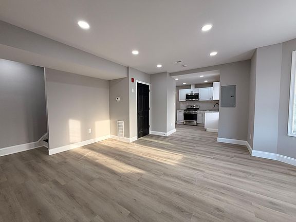 4th image of 516 E Marshall St Floor 2