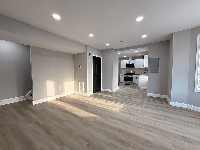 516 E Marshall St #2 — Photo 4