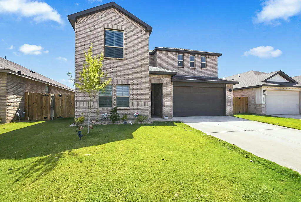 4 bed, 3.0 bath, 2604 sqft, $3,600 — Photo 2