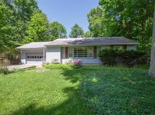 16 Minnewawa Dr, Willoughby, OH 44095