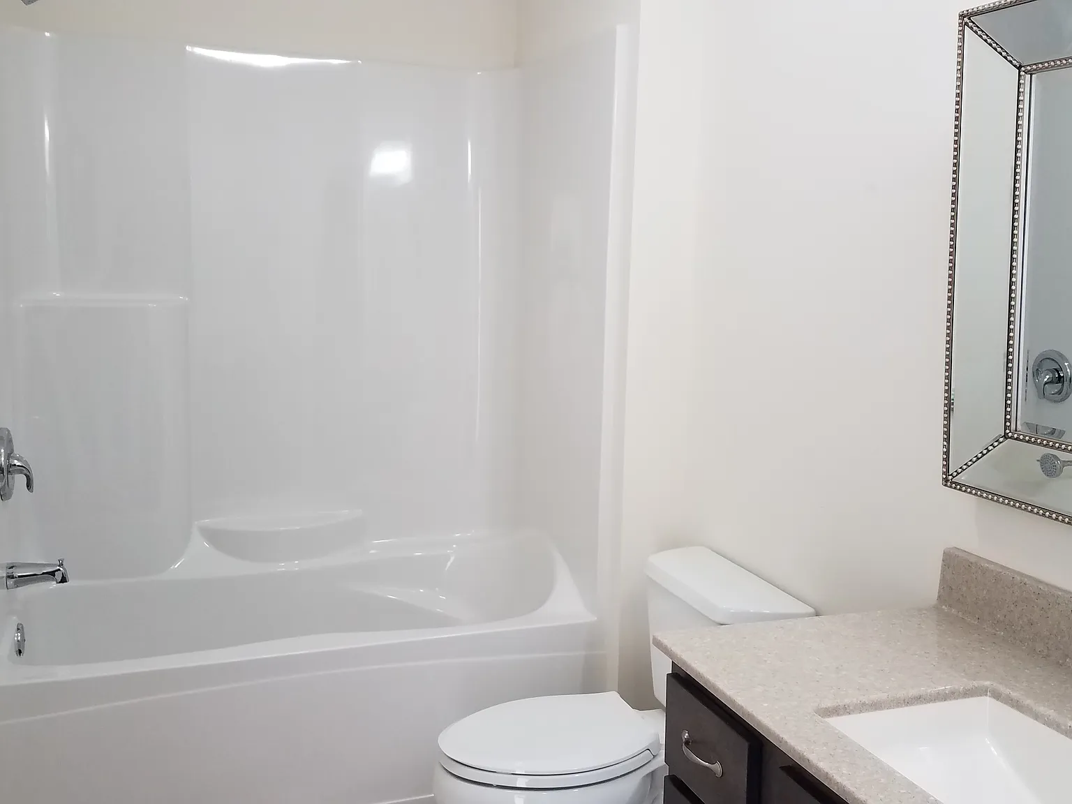 2 bed, 1200 sqft, $1,275 — Photo 4