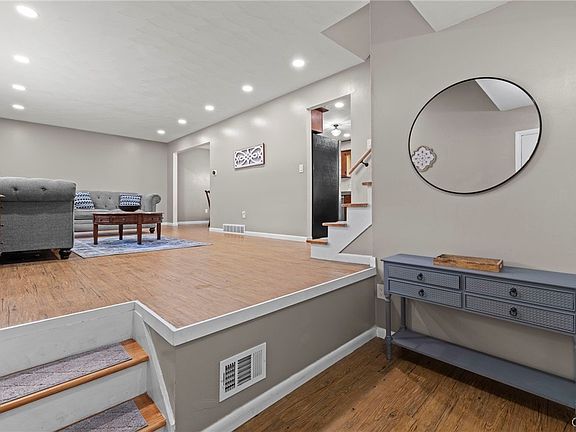4th image of 443 Jewell Dr