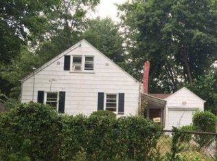 41 Roger Williams Rd, Bridgeport, CT 06610