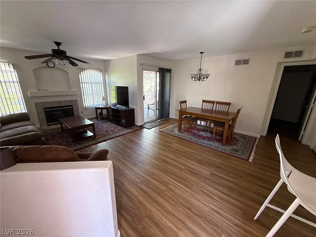 Building Photo - 4555 E Sahara Ave #260