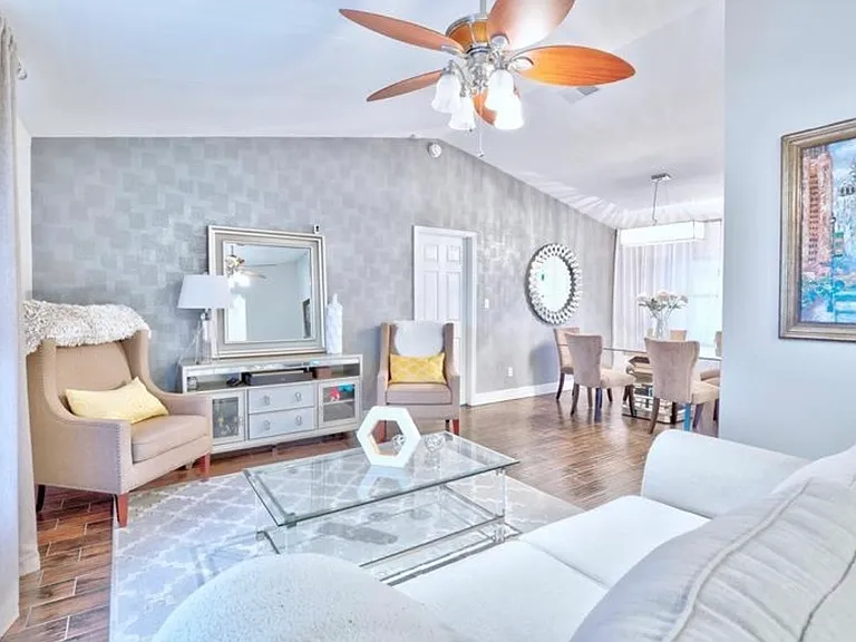 8209 Wellsmere Cir — Photo 2