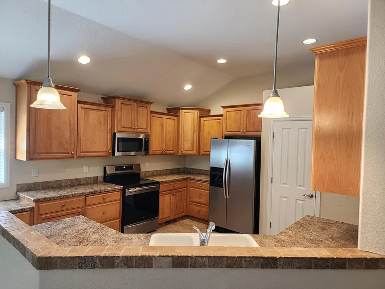 1956 Spicetree Ln SE — Photo 2