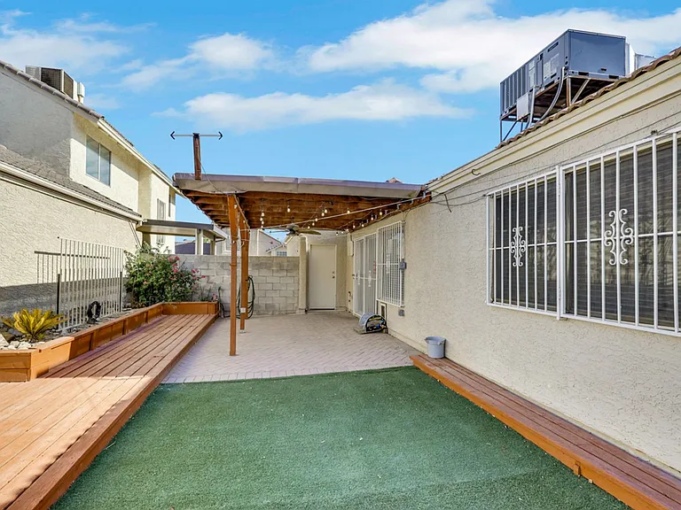 2826 Scotch Heather St — Photo 17