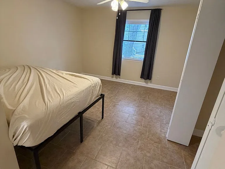 210 Appleby Dr #125 — Photo 6