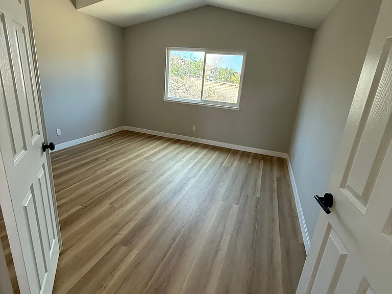 711 Canterbury Cir — Photo 24