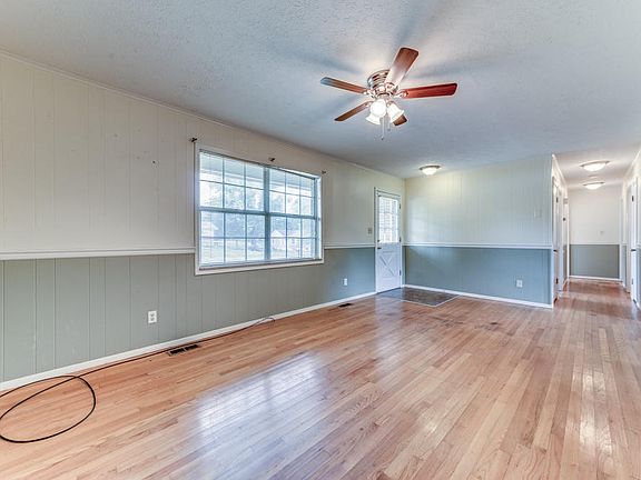 4th image of 8517 Garrison Dr