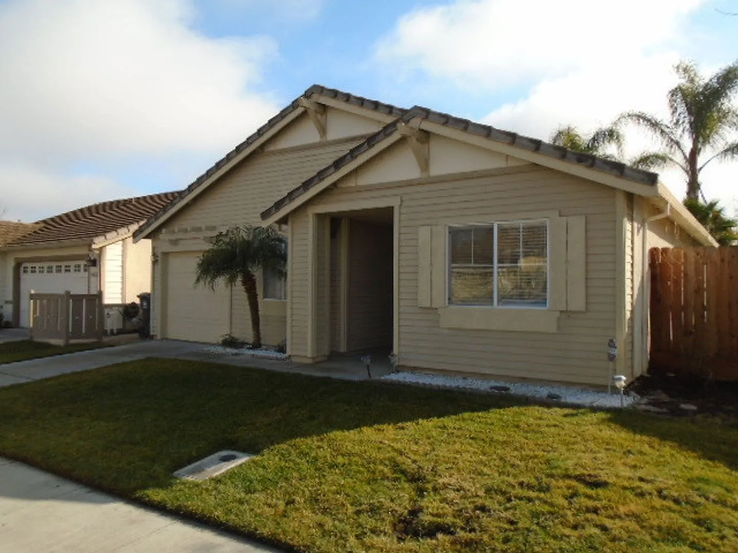 Nice Single Story 3 Bedroom & 2 Bath In Davis! — Photo 1