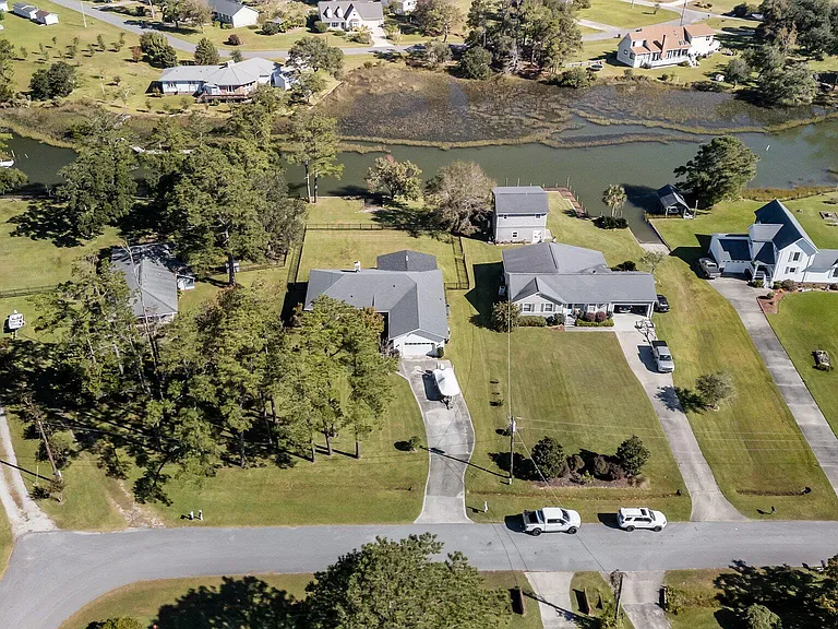 180 Wallace Rd — Photo 41