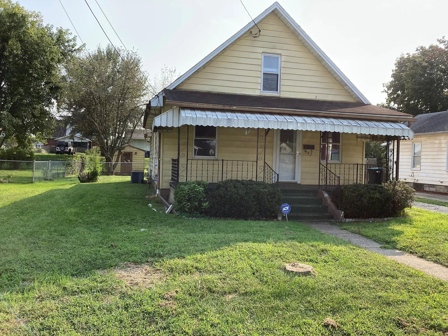 3 bed, 1430 sqft, $1,200 — Photo 2