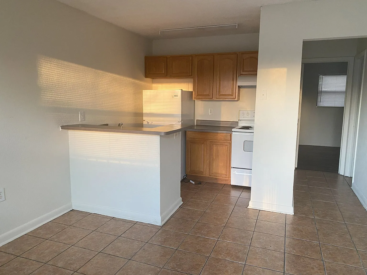 Spacious 1-Bedroom Apartment $900/Month! — Photo 1