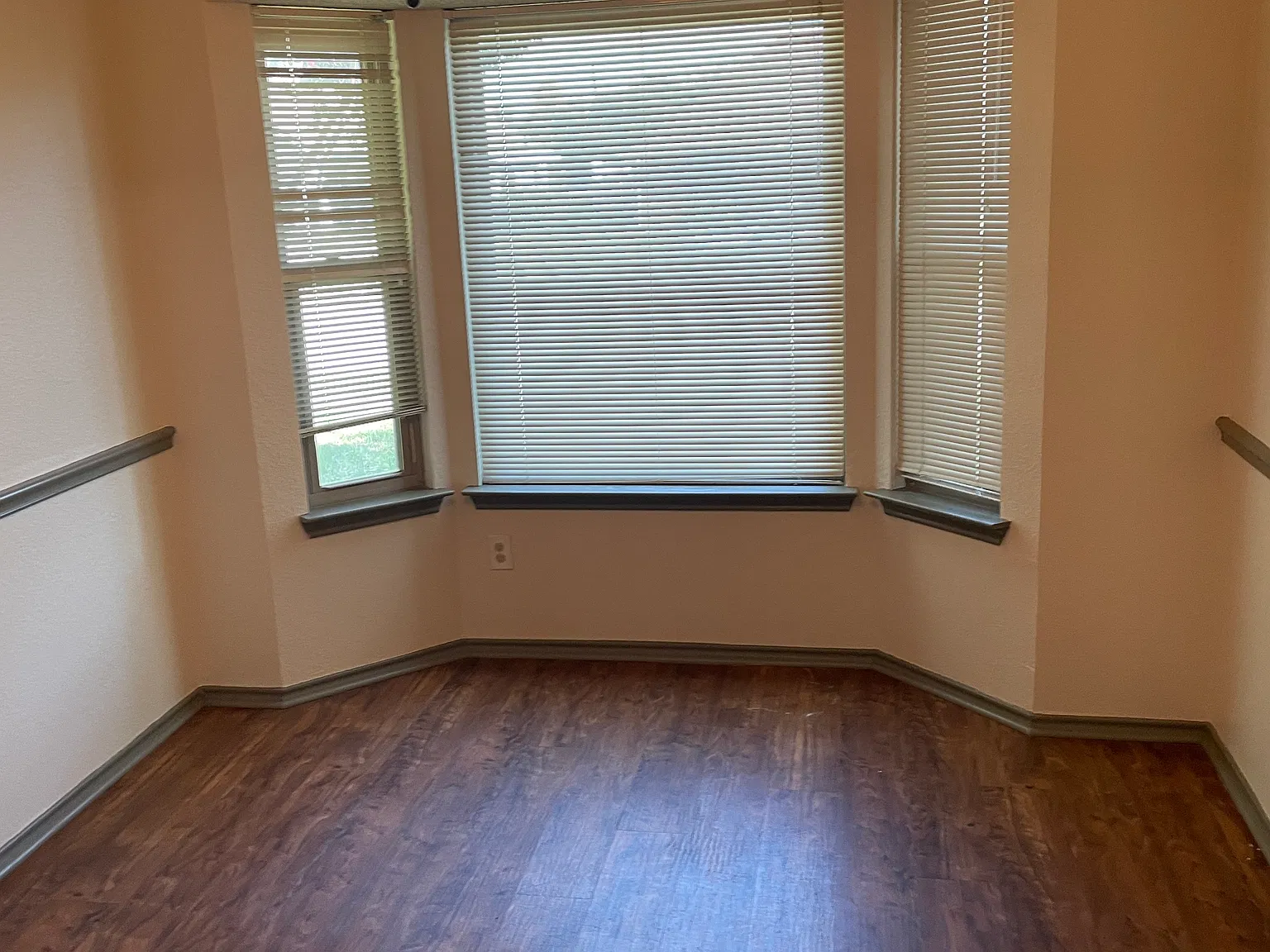 3 bed, 1859 sqft, $1,950 — Photo 4