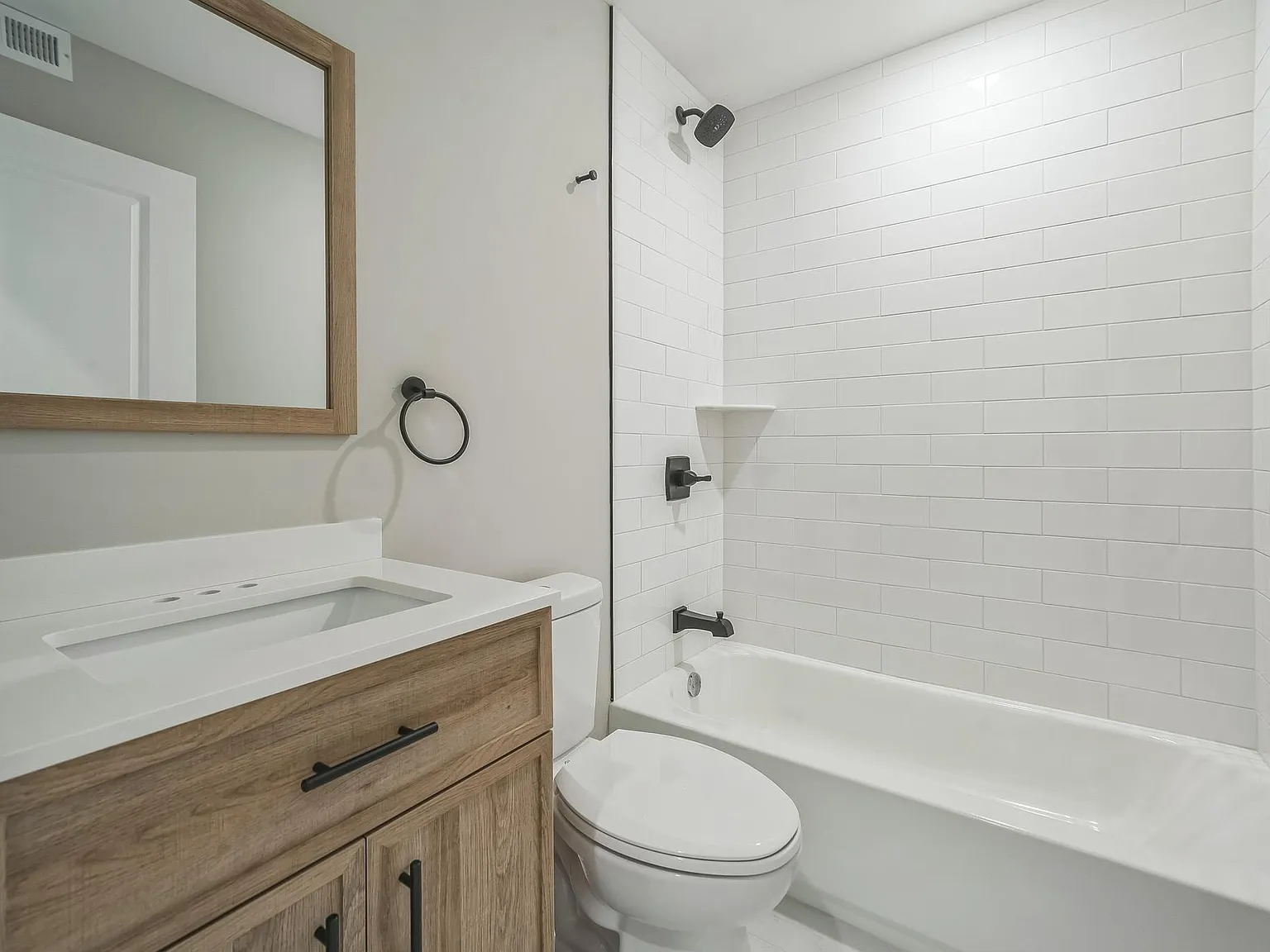2 bed, 1300 sqft, $2,000 — Photo 3