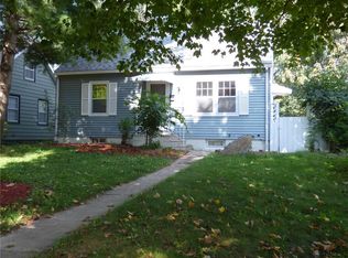 2726 Iowa Ave SE, Cedar Rapids, IA 52403