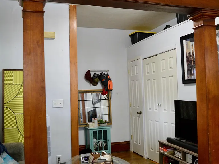 3224 Hennepin Ave #2 — Photo 4