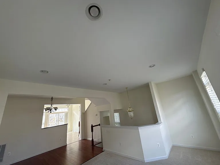 1600 Oakridge Ln — Photo 8