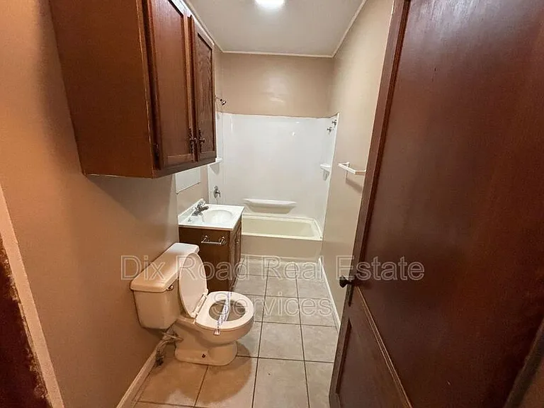 424 Shafor St — Photo 17