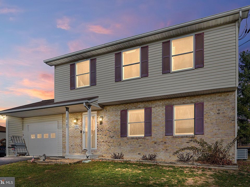 1st image of 101 Pebble Brook Ln