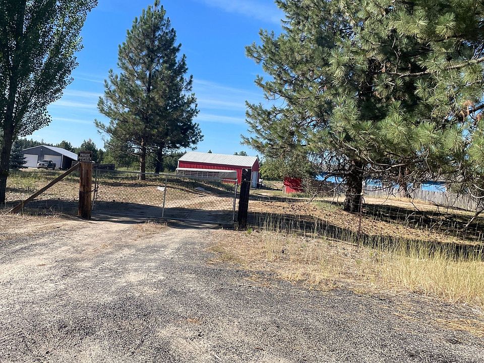 2nd image of 415 E Owens Rd
