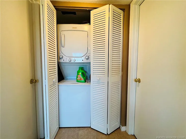 9400 S Ocean Dr #201B — Photo 43
